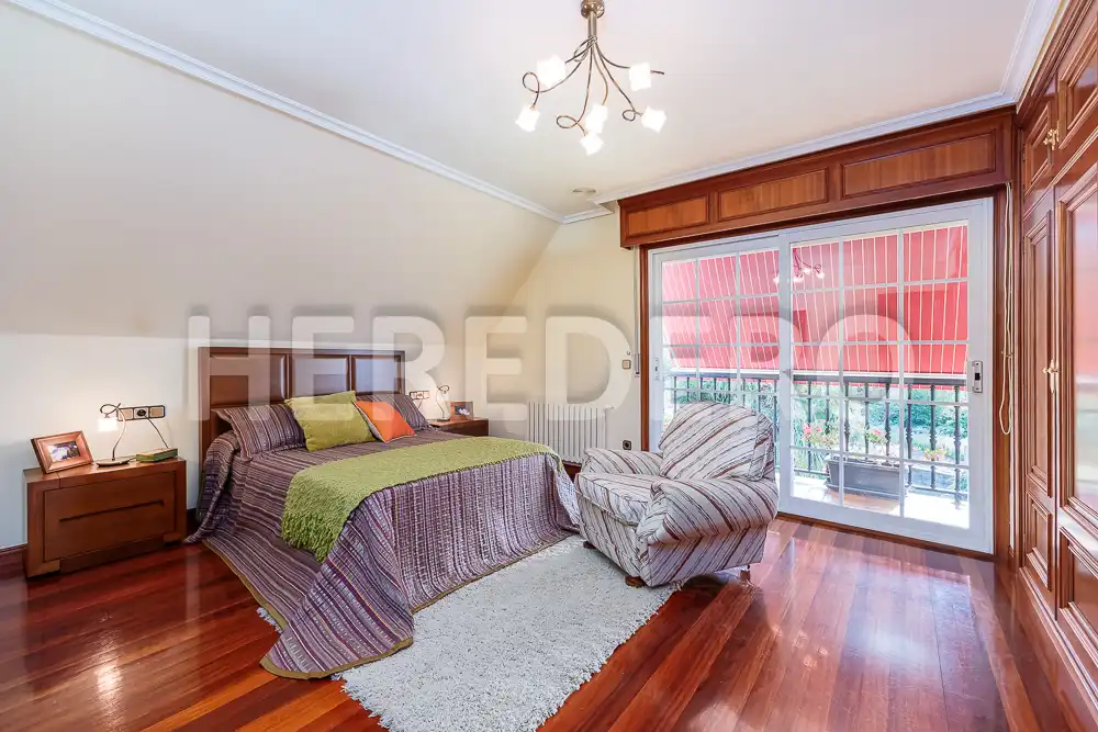 Habitación de Casa o chalet en venta en Vigo  con Calefacción, Jardín privado y Terraza
