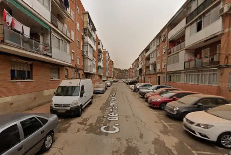 Flat for sale in Reyes Católicos, imagen 2