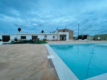 Chalet con balcón en venta en Dolores