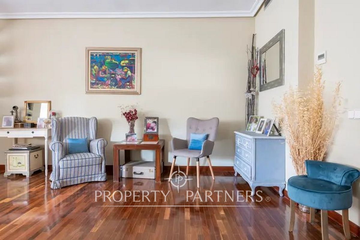 Sala de estar de Apartamento en venta en  Madrid Capital con Aire acondicionado, Calefacción y Jardín privado