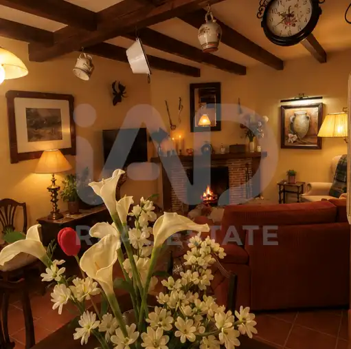 Casa adosada en venda en Valverde de la Virgen amb Calefacció