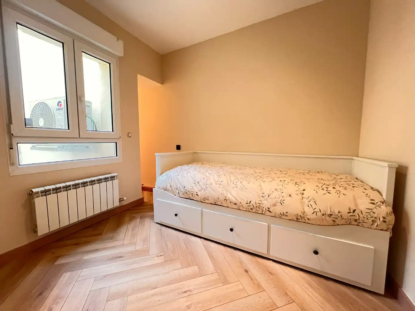 Dormitori de Dúplex en venda en Burgos amb Calefacció, Parquet i Traster