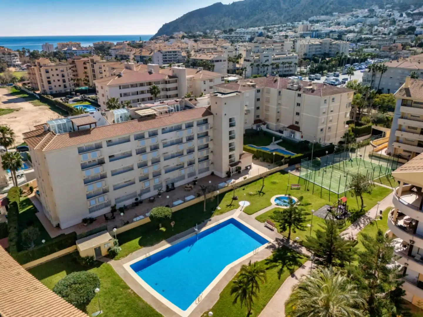 Außenansicht von Wohnungen zum Verkauf in L'Alfàs del Pi mit Klimaanlage, Heizung und Terrasse