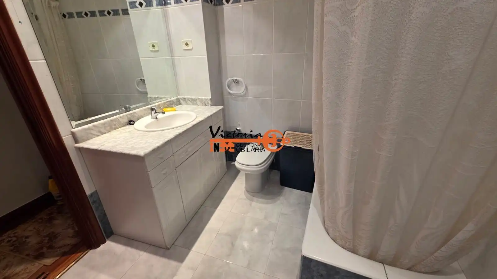Bany de Pis en venda en Castro-Urdiales amb Calefacció