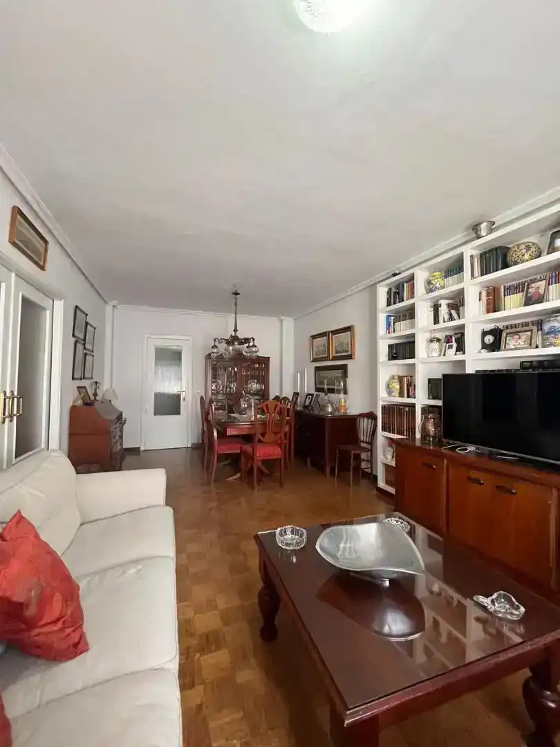Sala d'estar de Pis en venda en Navalmoral de la Mata amb Aire condicionat i Balcó