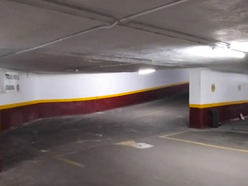 Parkplatz von Garage zur Miete in Madrid