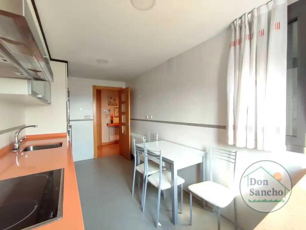 Kitchen of Attic for sale in Valladolid  with Air Conditioner, Heating and Terrace