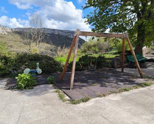 Jardí de Casa o xalet en venda en Valle de Manzanedo amb Calefacció, Jardí privat i Terrassa