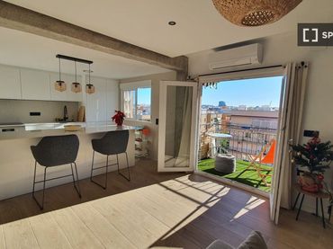 Flat with balcony to rent in Algirós