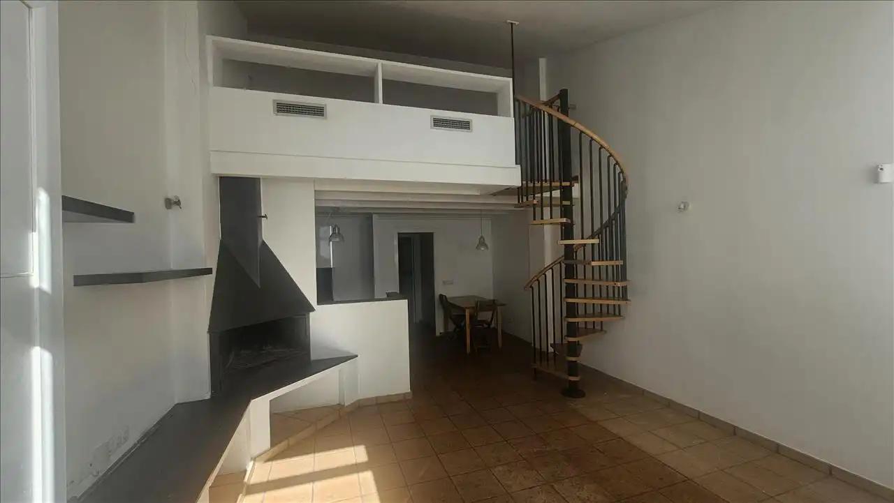 Maisonette zum Verkauf in Cadaqués mit Klimaanlage, Parkett und Terrasse