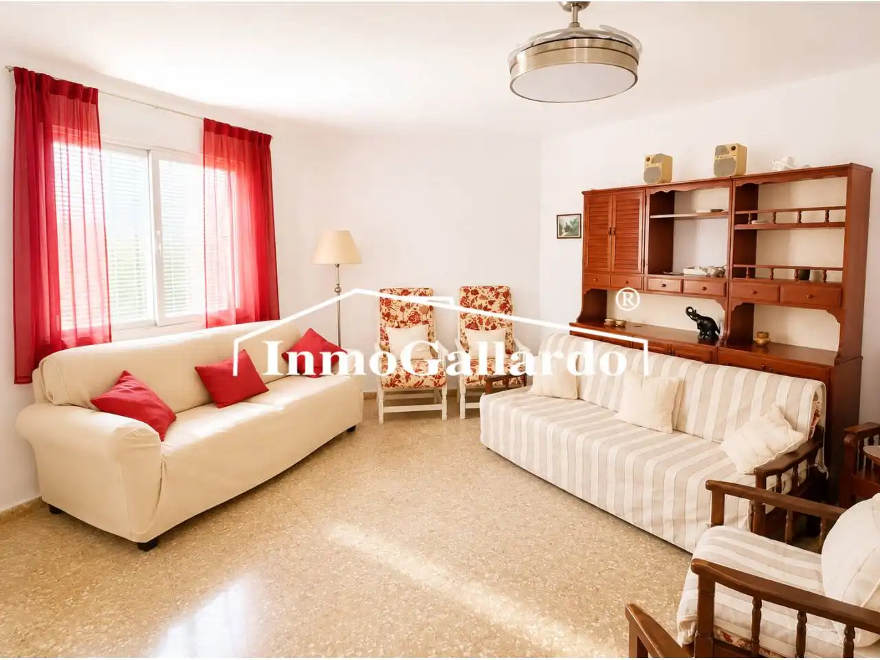 Sala de estar de Piso en venta en Vélez-Málaga con Calefacción, Terraza y Piscina comunitaria