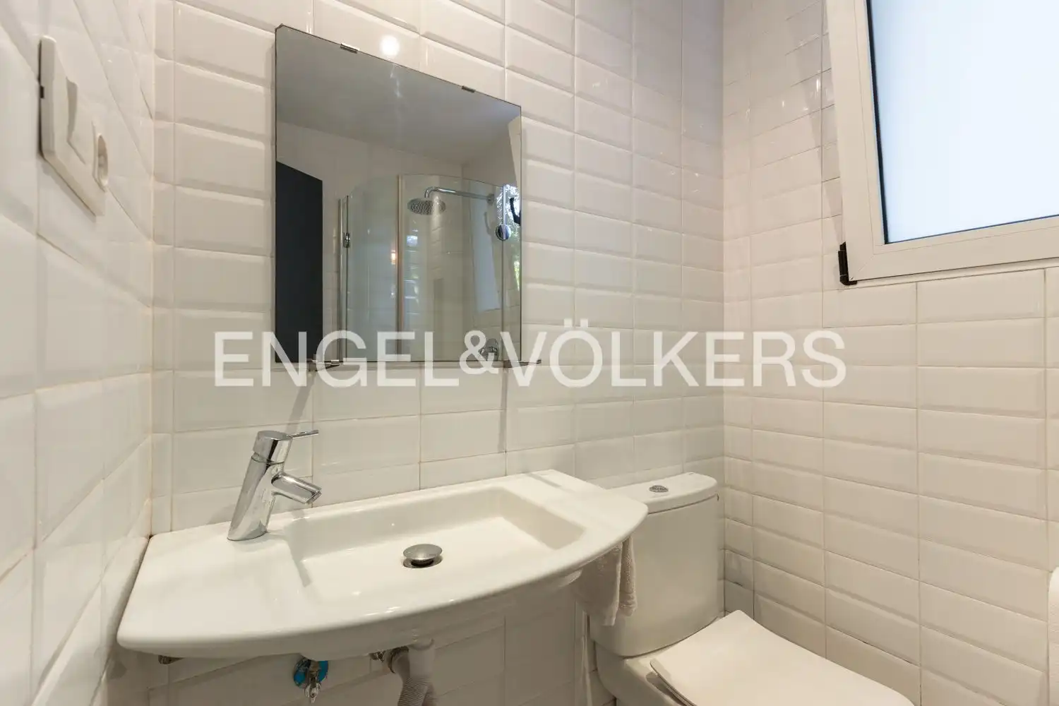 Baño de Casa o chalet de alquiler en Rocafort con Aire acondicionado, Calefacción y Jardín privado