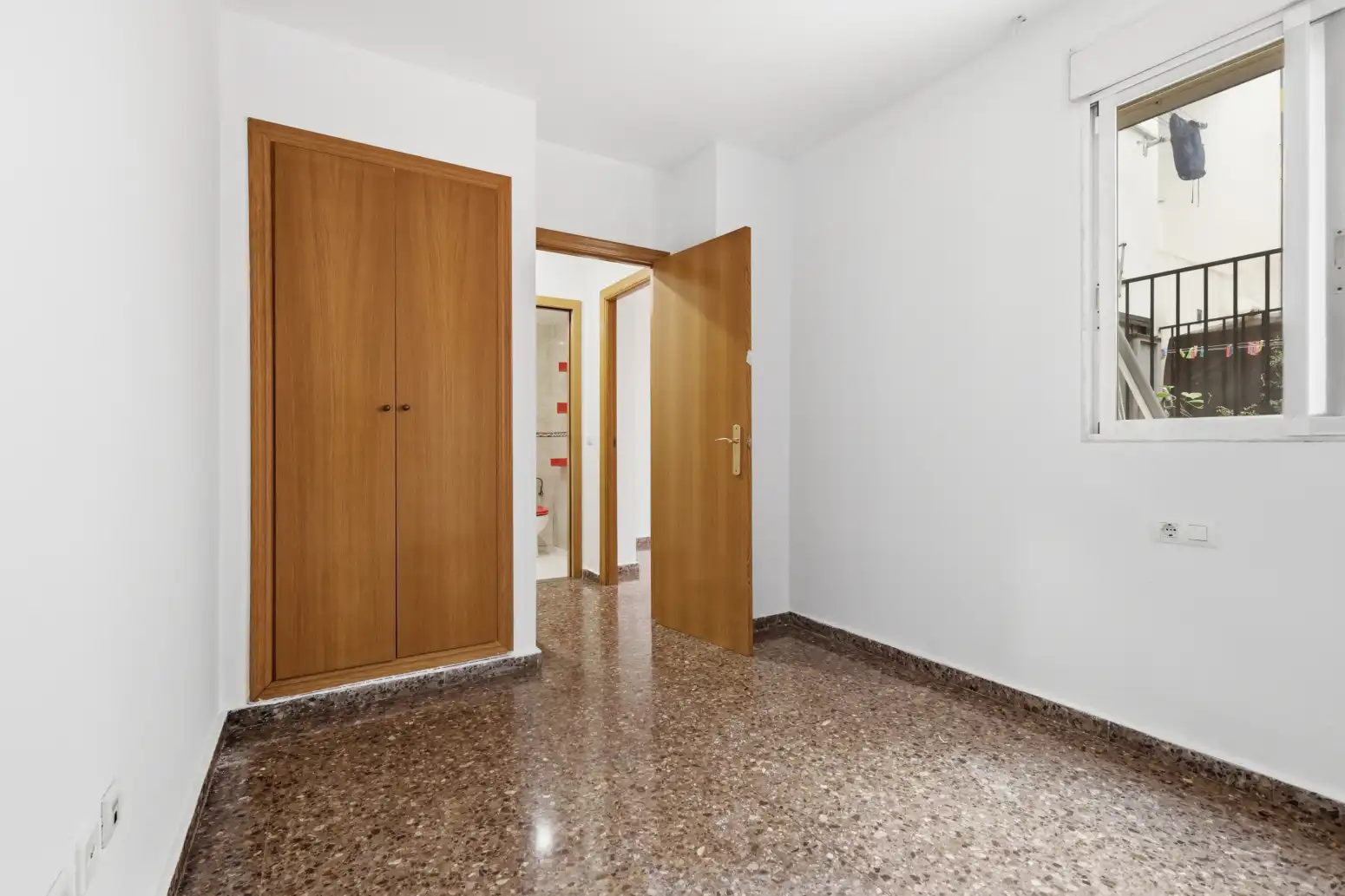 Wohnung zum Verkauf in Alaquàs mit Klimaanlage, Terrasse und Abstellraum