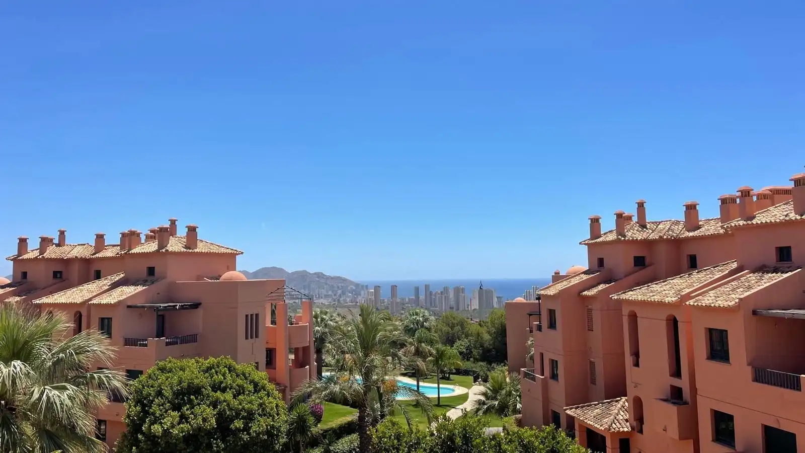 Apartament amb piscina en venda a Golf Bahía