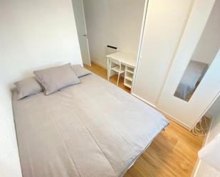 Bedroom of Flat to share in  Madrid Capital  with Heating, Furnished and Oven