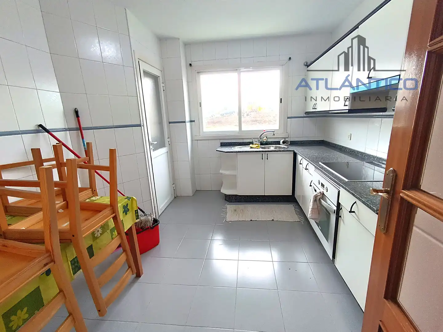 Cocina de Apartamento en venta en A Coruña Capital  con Calefacción, Trastero y Amueblado