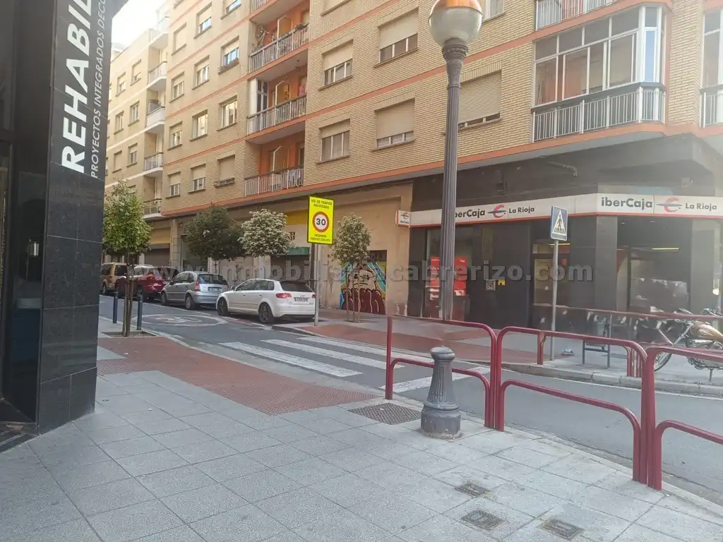 Local comercial en venta en Calle Labradores