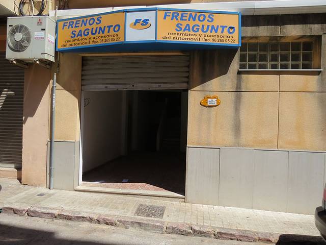 Local comercial en Venta en C/ Dolz del Castellar en Centro - El Castillo