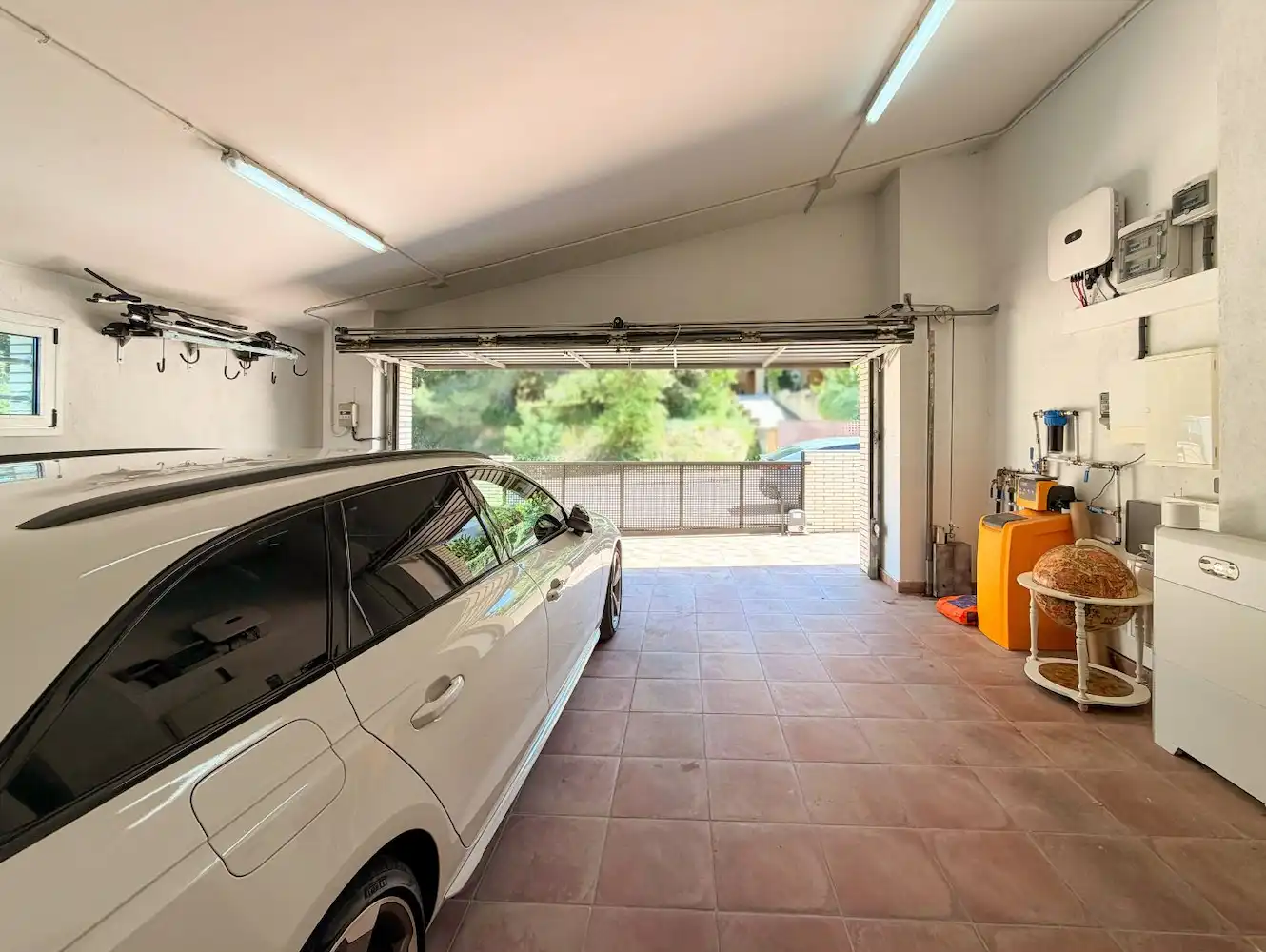 Parking de Casa o chalet en venta en Celrà con Aire acondicionado, Calefacción y Jardín privado