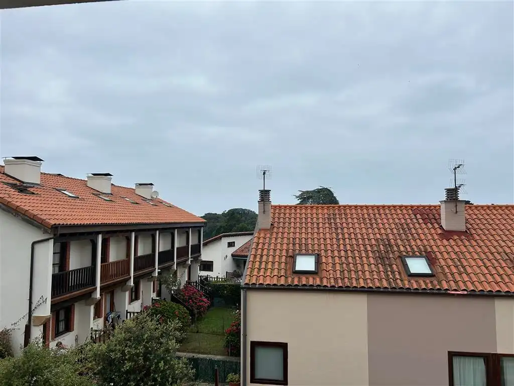Vista exterior de Piso de alquiler en Val de San Vicente  con Calefacción, Parquet y Amueblado