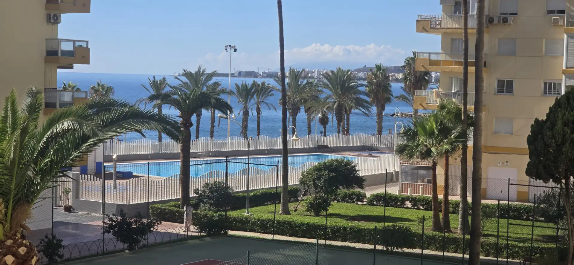 Schwimmbecken von Wohnung zur Miete in Algarrobo mit Klimaanlage, Heizung und Terrasse