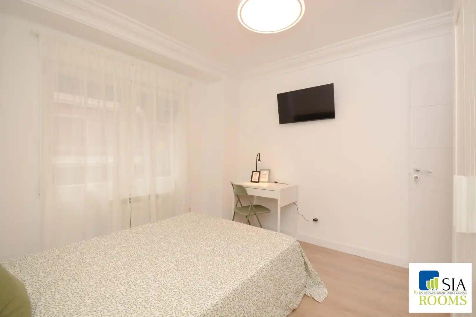 Room in Calle de Pamplona Escudero, 6, Universidad San Francisco