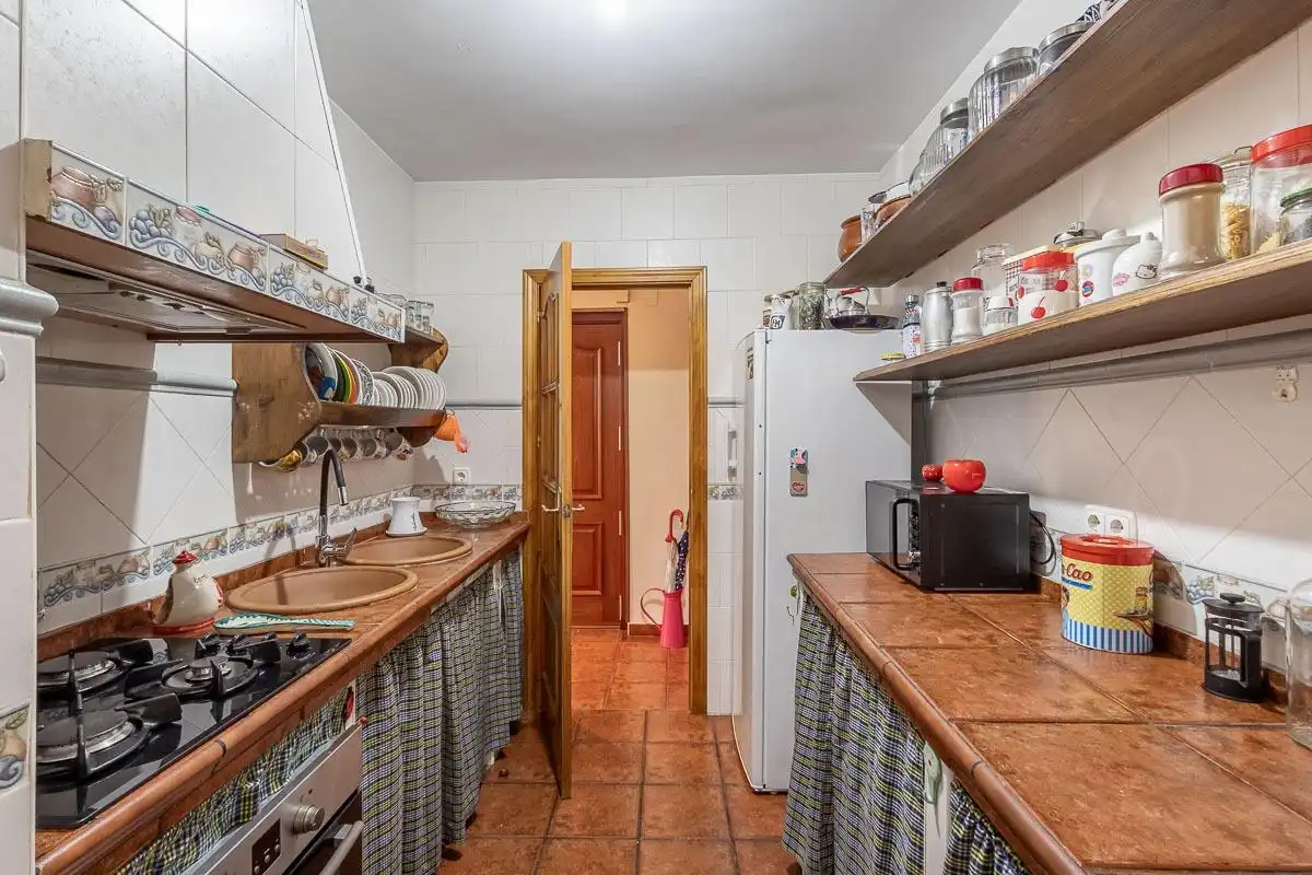 Kitchen of Flat for sale in Granada