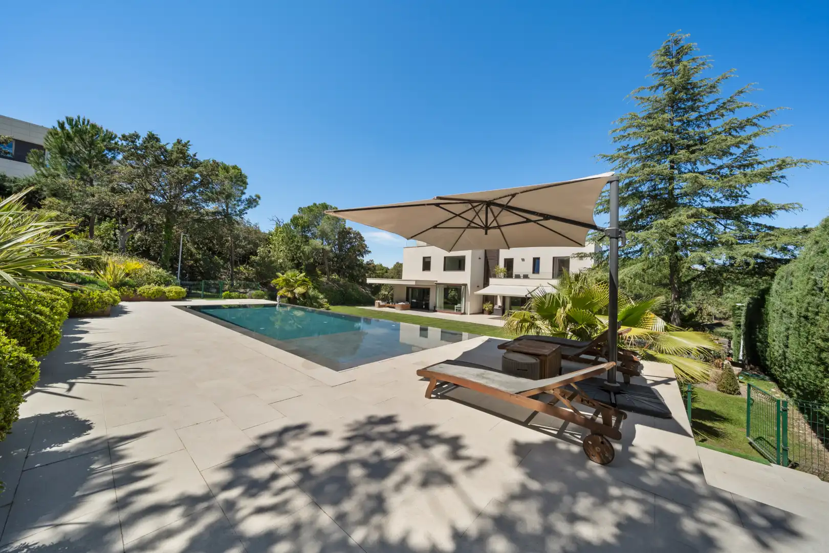 Piscina de Casa o chalet en venta en Las Rozas de Madrid con Aire acondicionado, Calefacción y Jardín privado