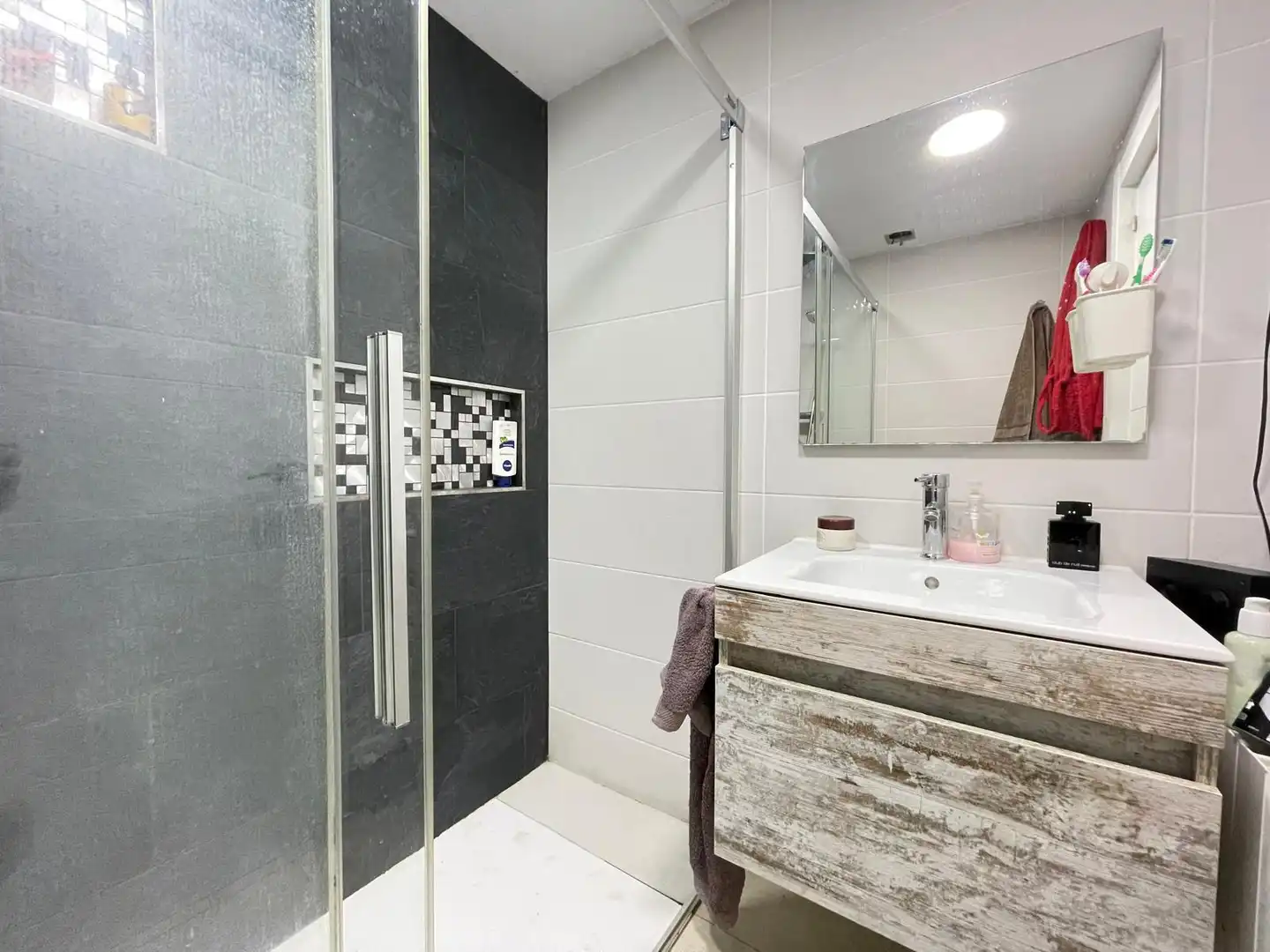 Badezimmer von Wohnung zum Verkauf in Badalona mit Klimaanlage, Heizung und Terrasse