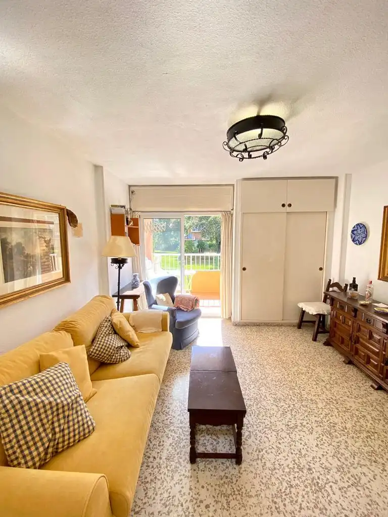 Sala de estar de Estudio en venta en Benalmádena con Terraza y Amueblado