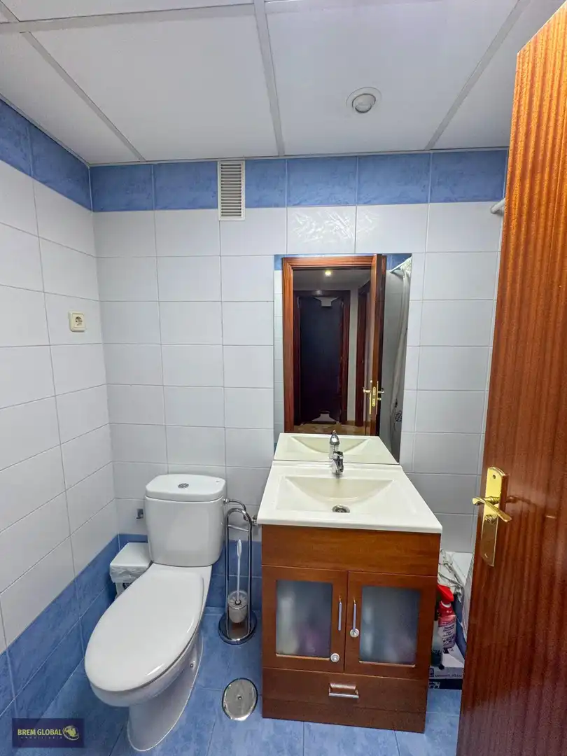 Baño de Piso en venta en Madrid con Aire acondicionado, Calefacción y Jardín privado