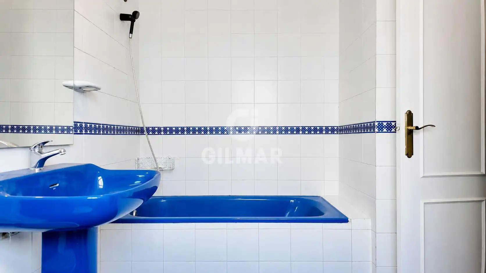 Baño de Casa adosada en venta en Fuengirola con Calefacción, Jardín privado y Piscina