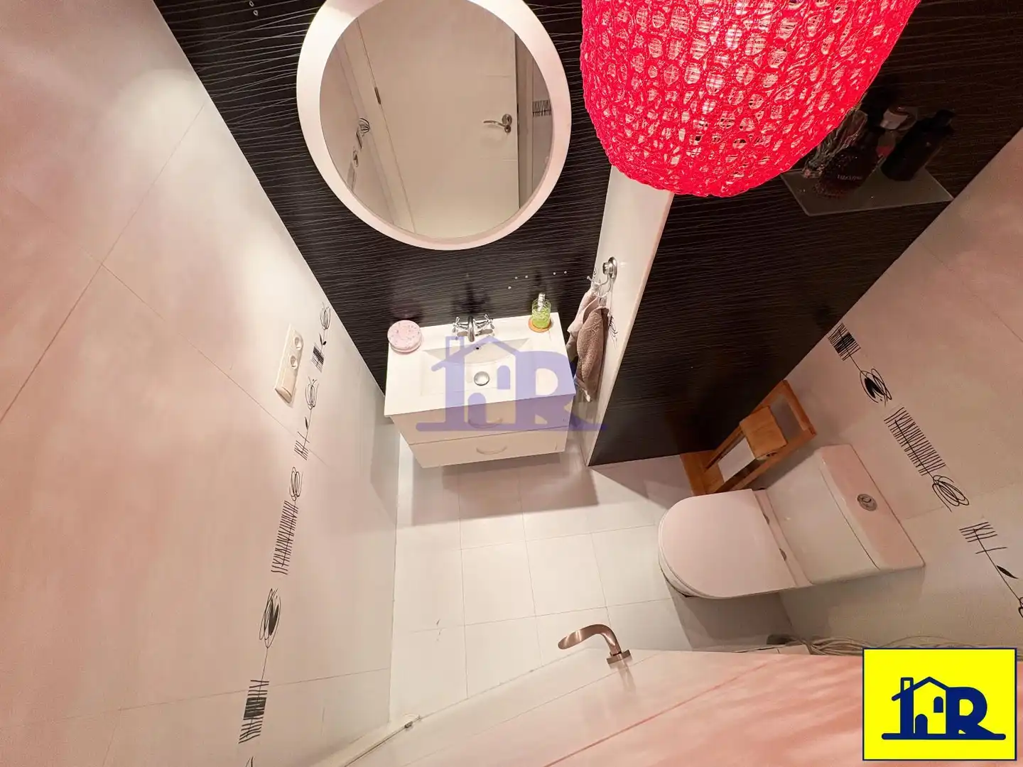 Bathroom of Detached homes for sale in Cuenca  with Air Conditioner, Heating and Swimming Pool