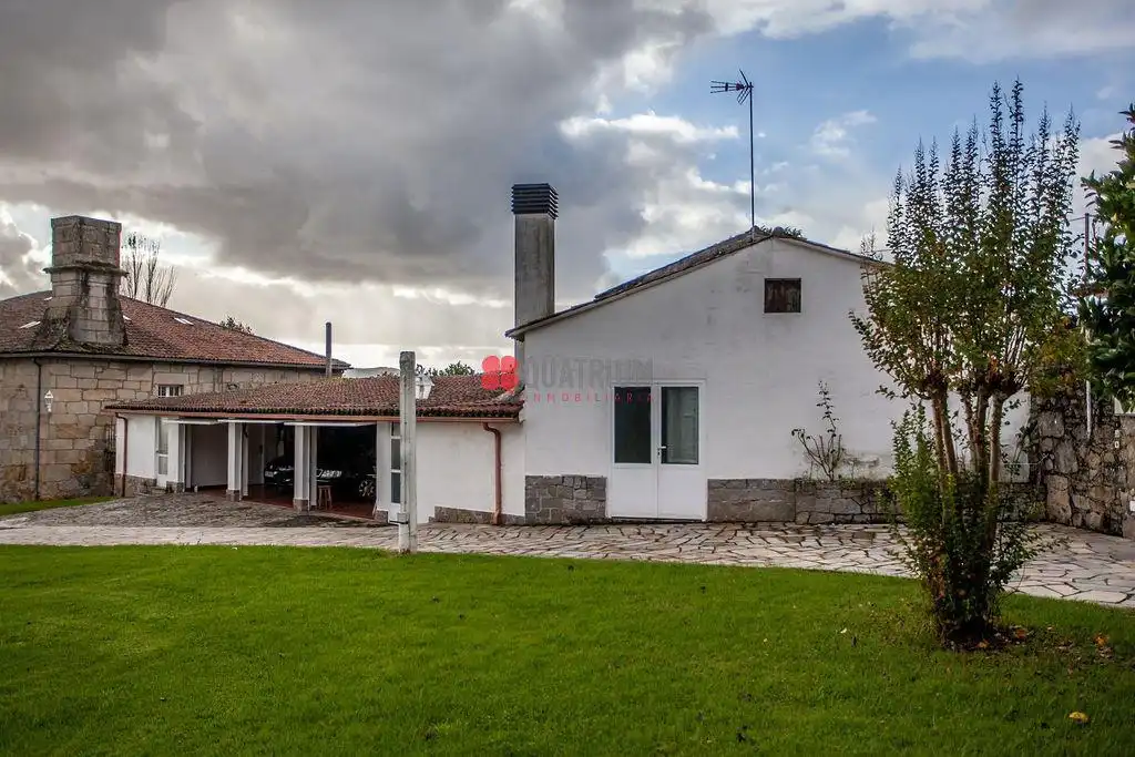 Vista exterior de Casa o xalet en venda en Padrón amb Jardí privat