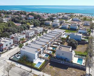 Vista exterior de Apartament en venda en Cambrils amb Aire condicionat, Jardí privat i Terrassa