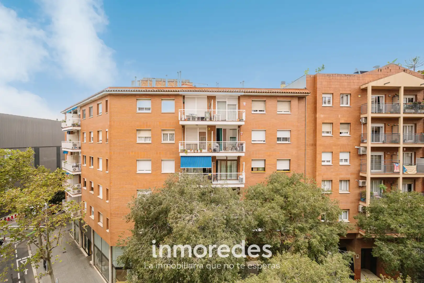Vista exterior de Piso en venta en Barcelona con Parquet y Horno