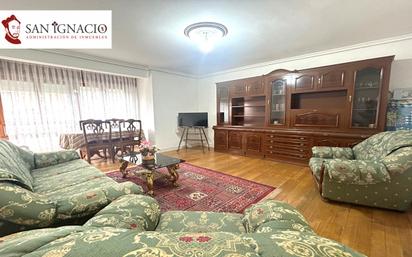 Living room of Flat for sale in Villarcayo de Merindad de Castilla la Vieja  with Heating, Furnished and Balcony