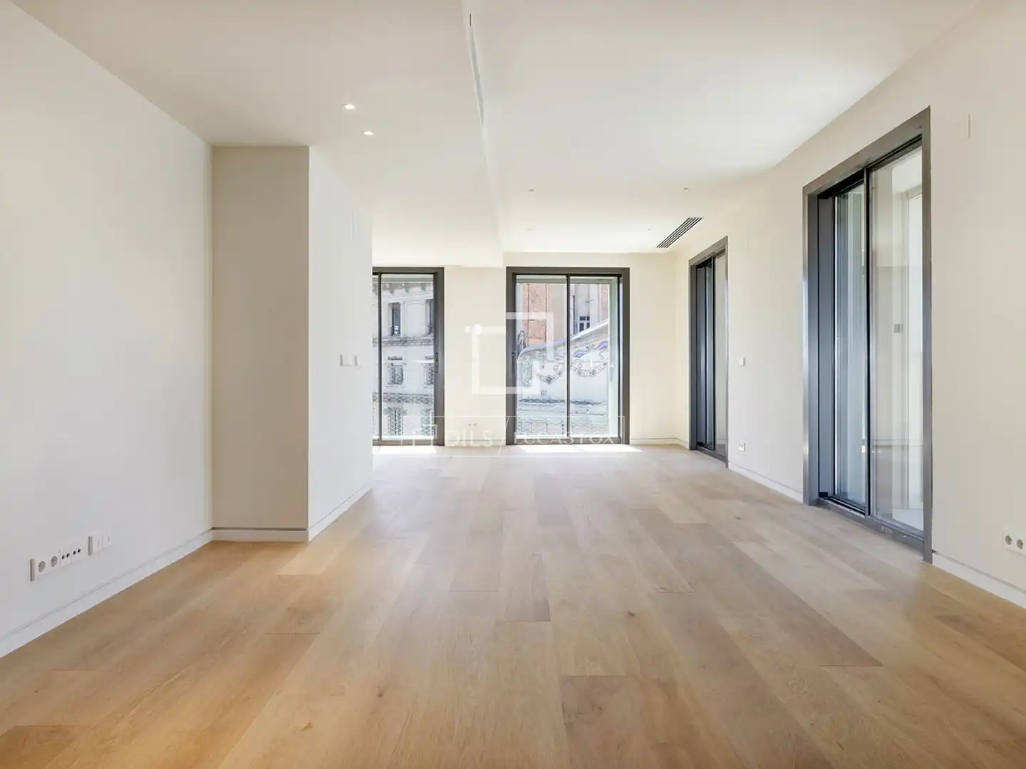 Exterior view of Attic for sale in Barcelona  with Air Conditioner, Terrace and Swimming Pool