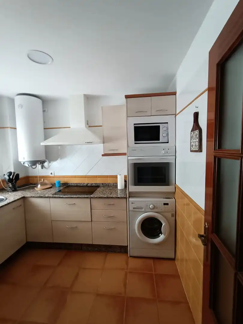Flat for rent in Calle Ingeniero Vargas Machuca, La Casería - San Carlos