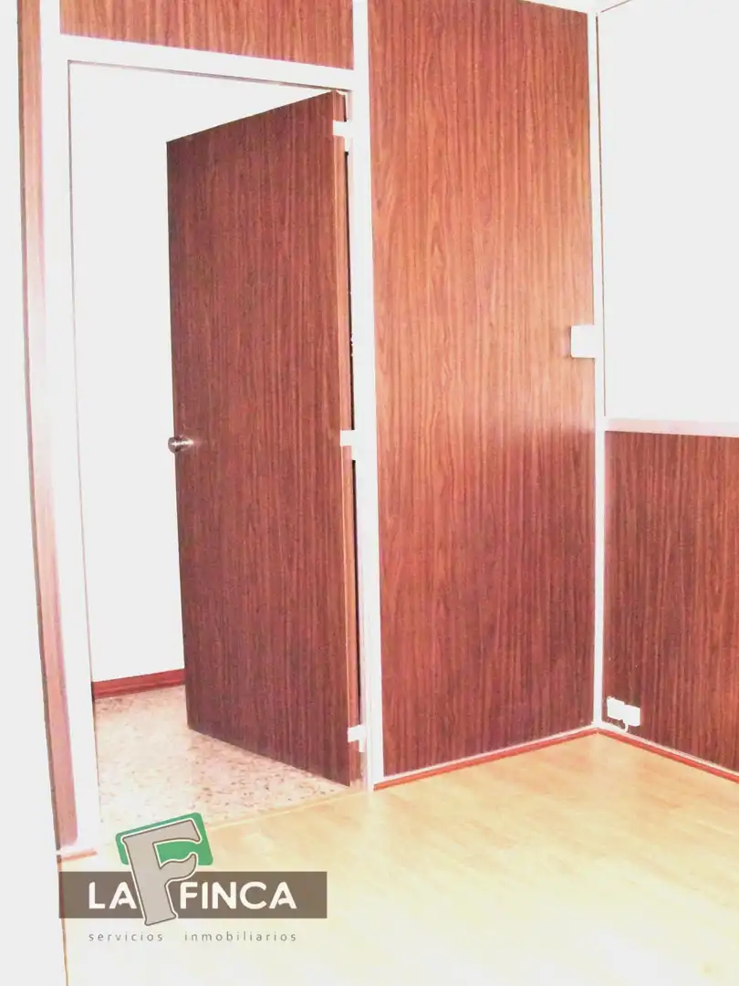Büro zum Verkauf in Oviedo 