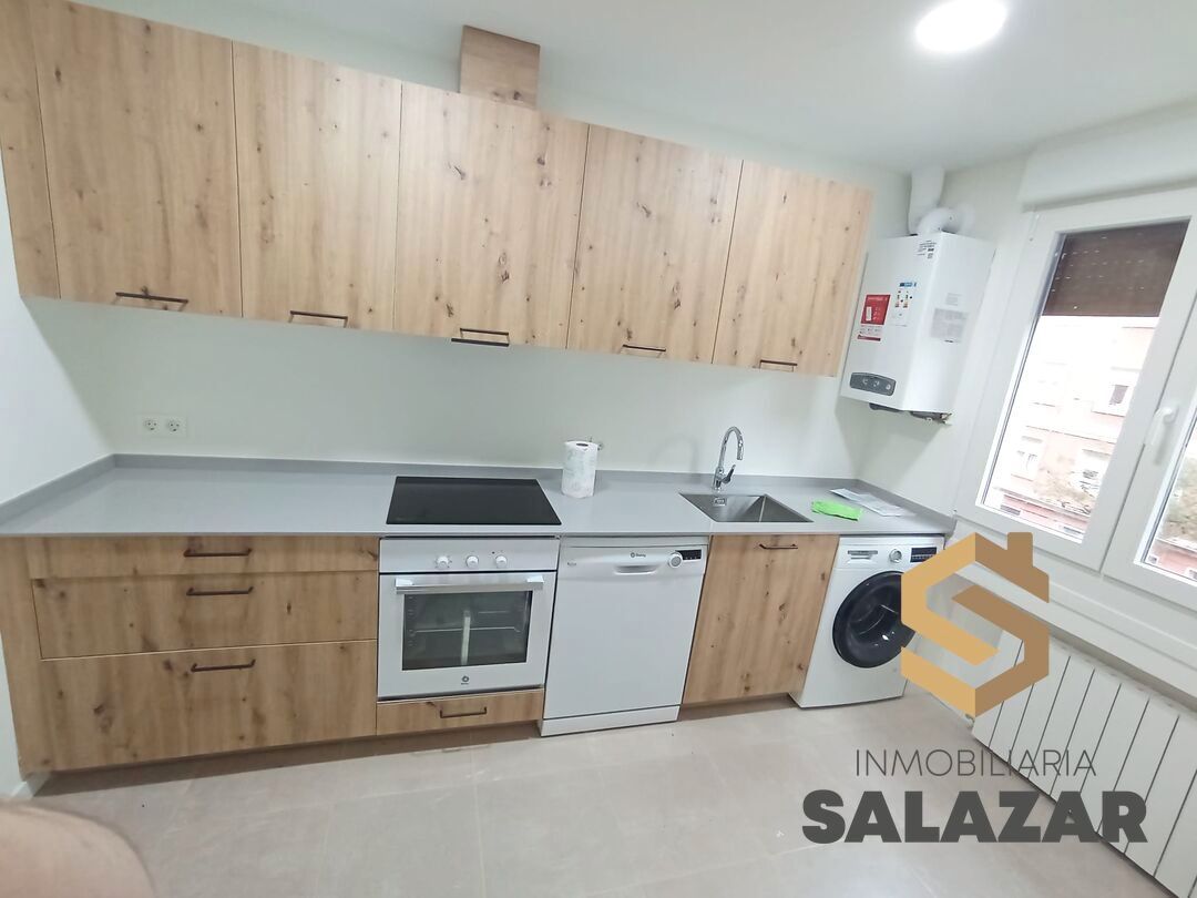 Cuina de Pis de lloguer en Bilbao  amb Calefacció i Jardí privat