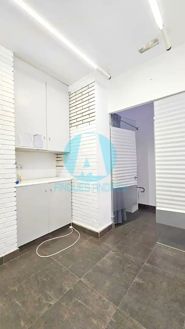 Cocina de Local de alquiler en Mataró con Aire acondicionado
