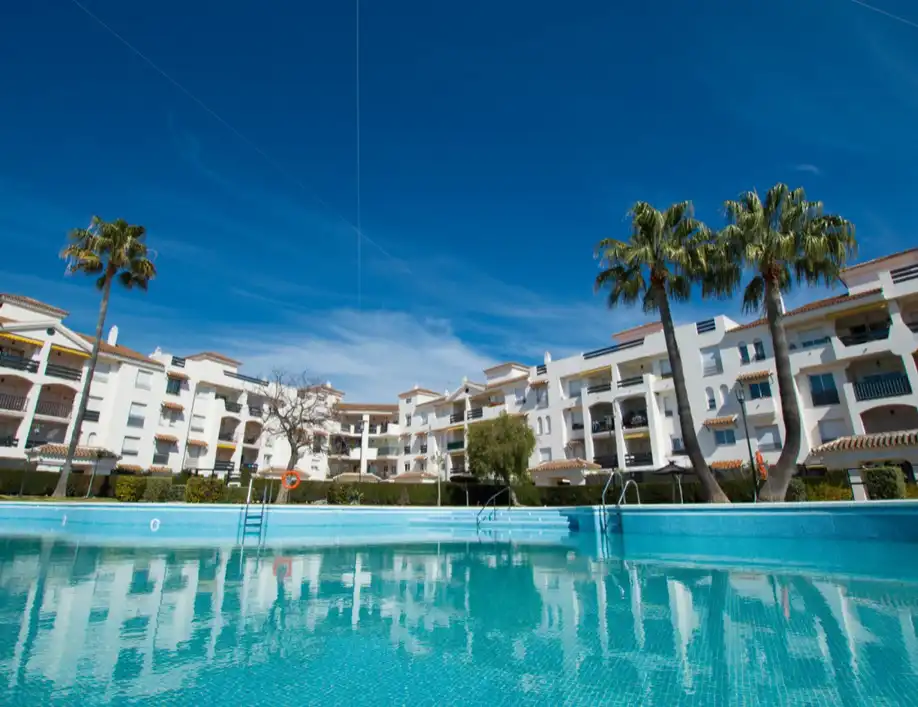Appartamento con piscina in vendita a San Pedro de Alcántara, imagen 2