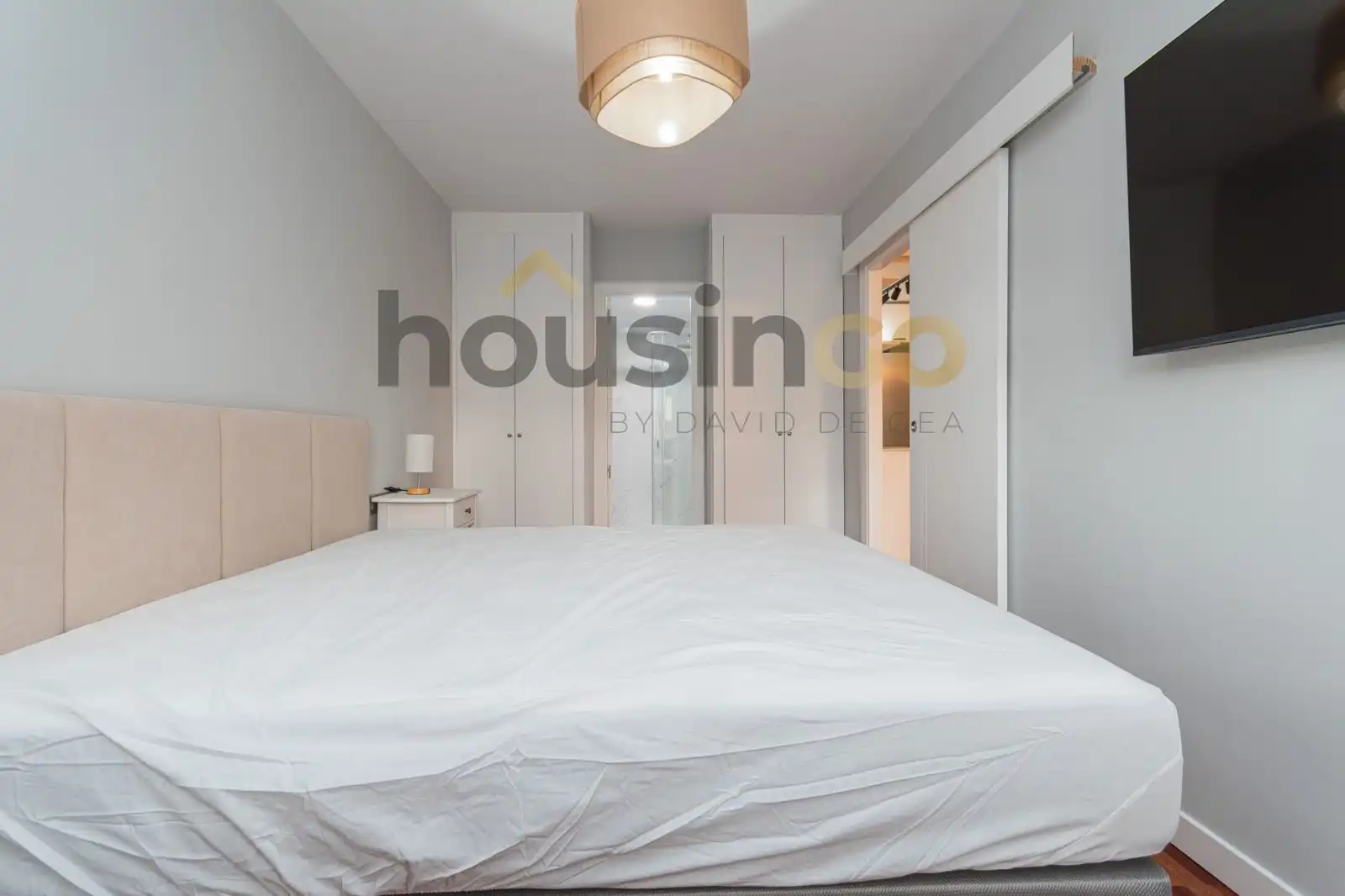 Bedroom of Flat for rent in Madrid  with Air Conditioner, Heating and Terrace