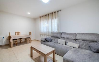 Sala d'estar de Pis en venda en Girona Capital amb Calefacció i Terrassa