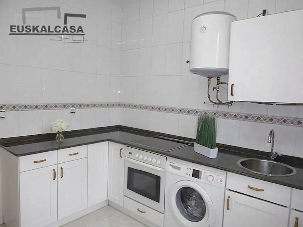 Cocina de Piso en venta en Bilbao  con Calefacción y Parquet