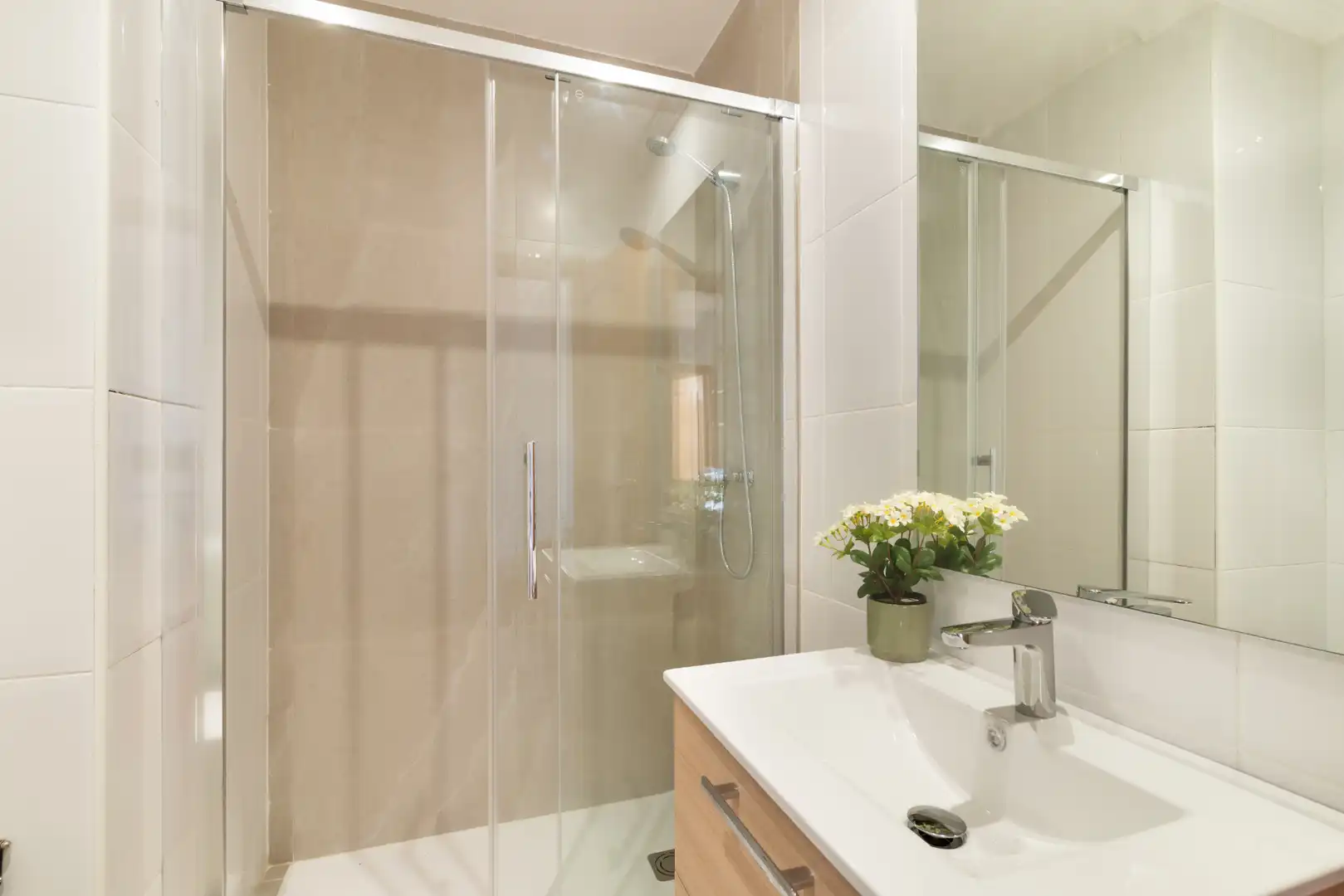 Baño de Piso de alquiler en Madrid con Aire acondicionado, Calefacción y Amueblado