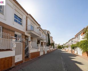 Exterior view of Single-family semi-detached for sale in  Granada Capital  with Heating and Terrace