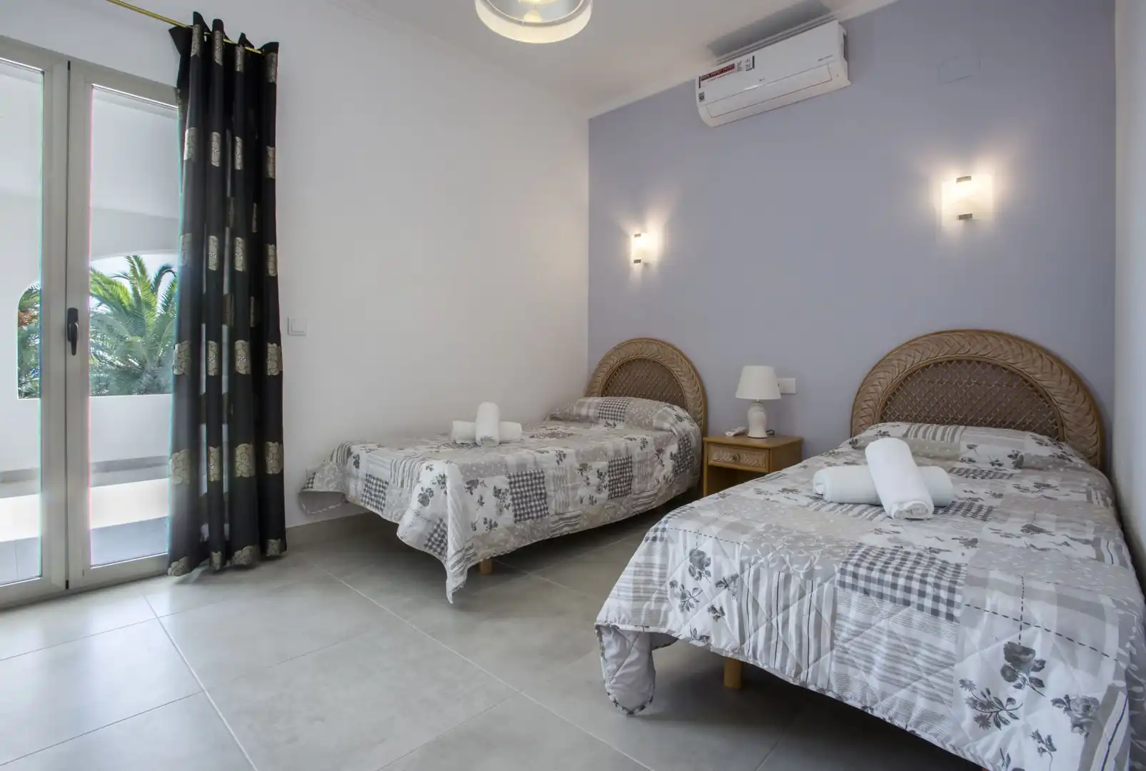 Bedroom of Houses for sale in Calpe / Calp  with Air Conditioner, Heating and Private garden