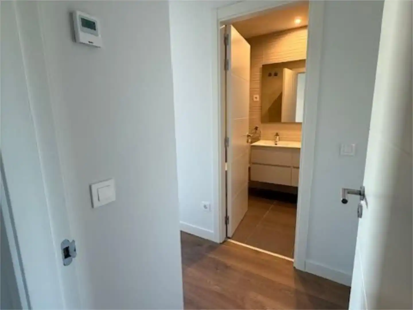 Bathroom of Houses for rent in Boadilla del Monte  with Air Conditioner, Private garden and Parquet flooring